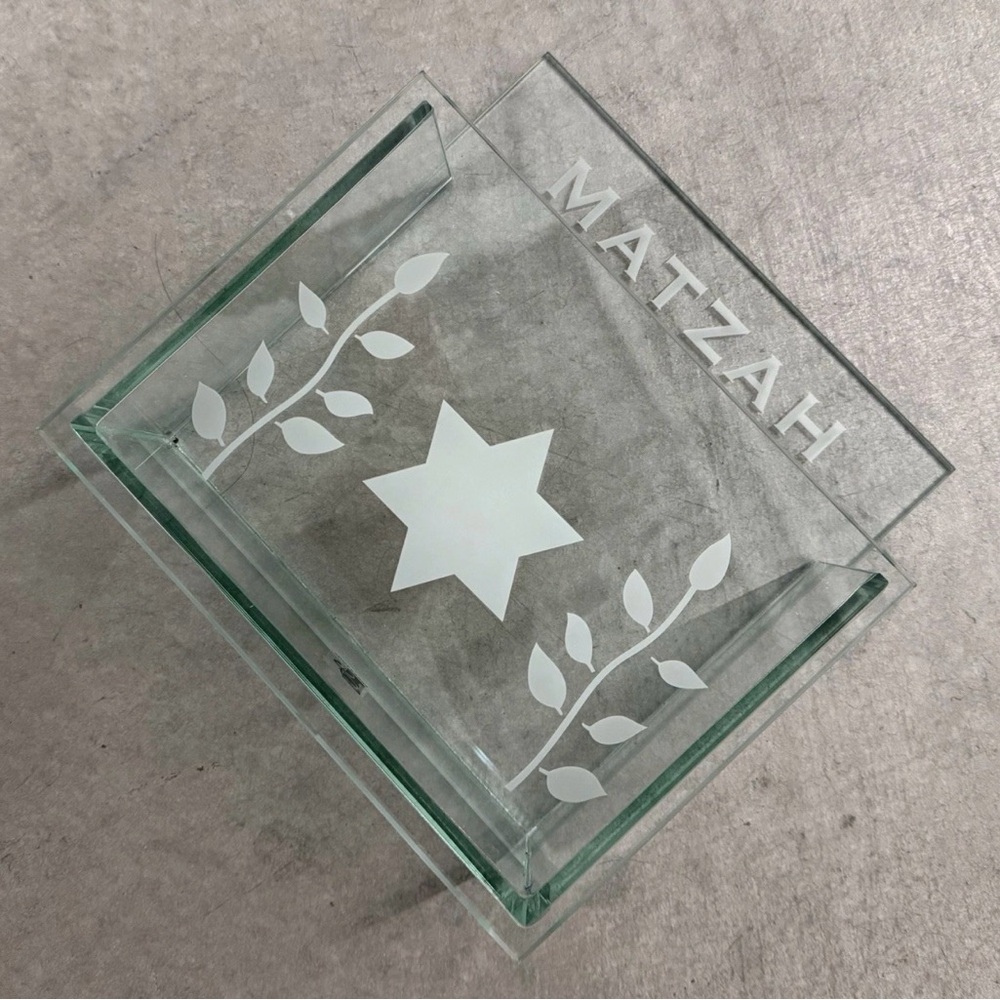 Prima Donna Glass Matzah Holder Passover  Hanukah